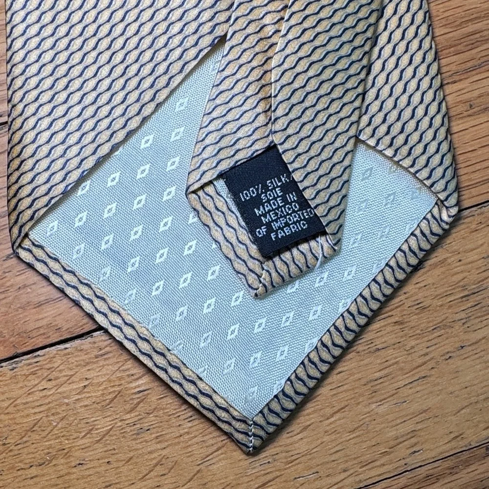 Graham & Lockwood Tan and Black Patterned Tie